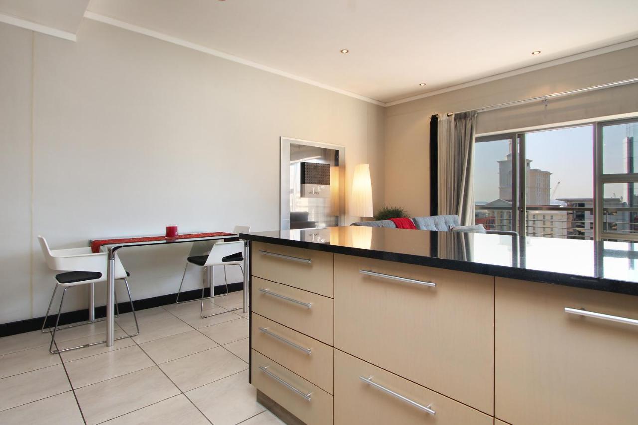 Full Power, Long Stay Rates, Walk To V&A Waterfront, Fibre Wifi, Gym & Pool Cape Town Exterior photo